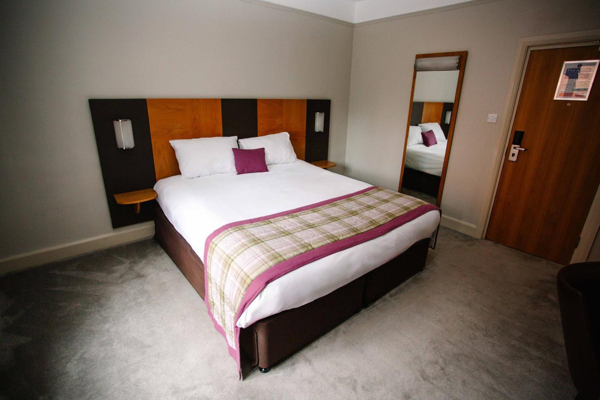 Hotel The Corner House 3*