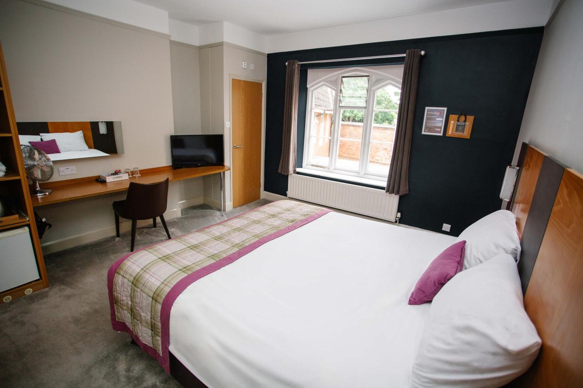 The Corner House 3* Taunton