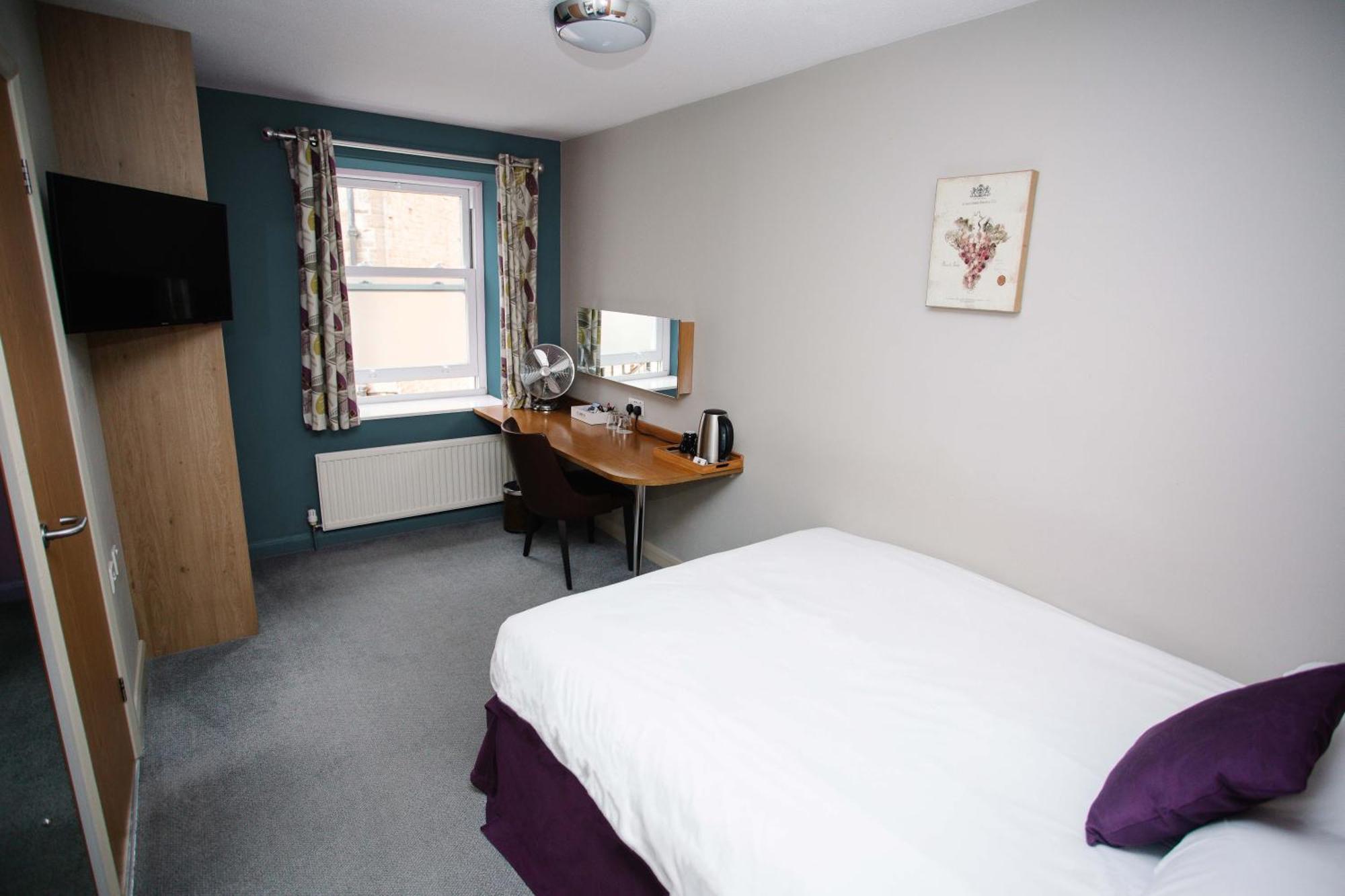 The Corner House 3*