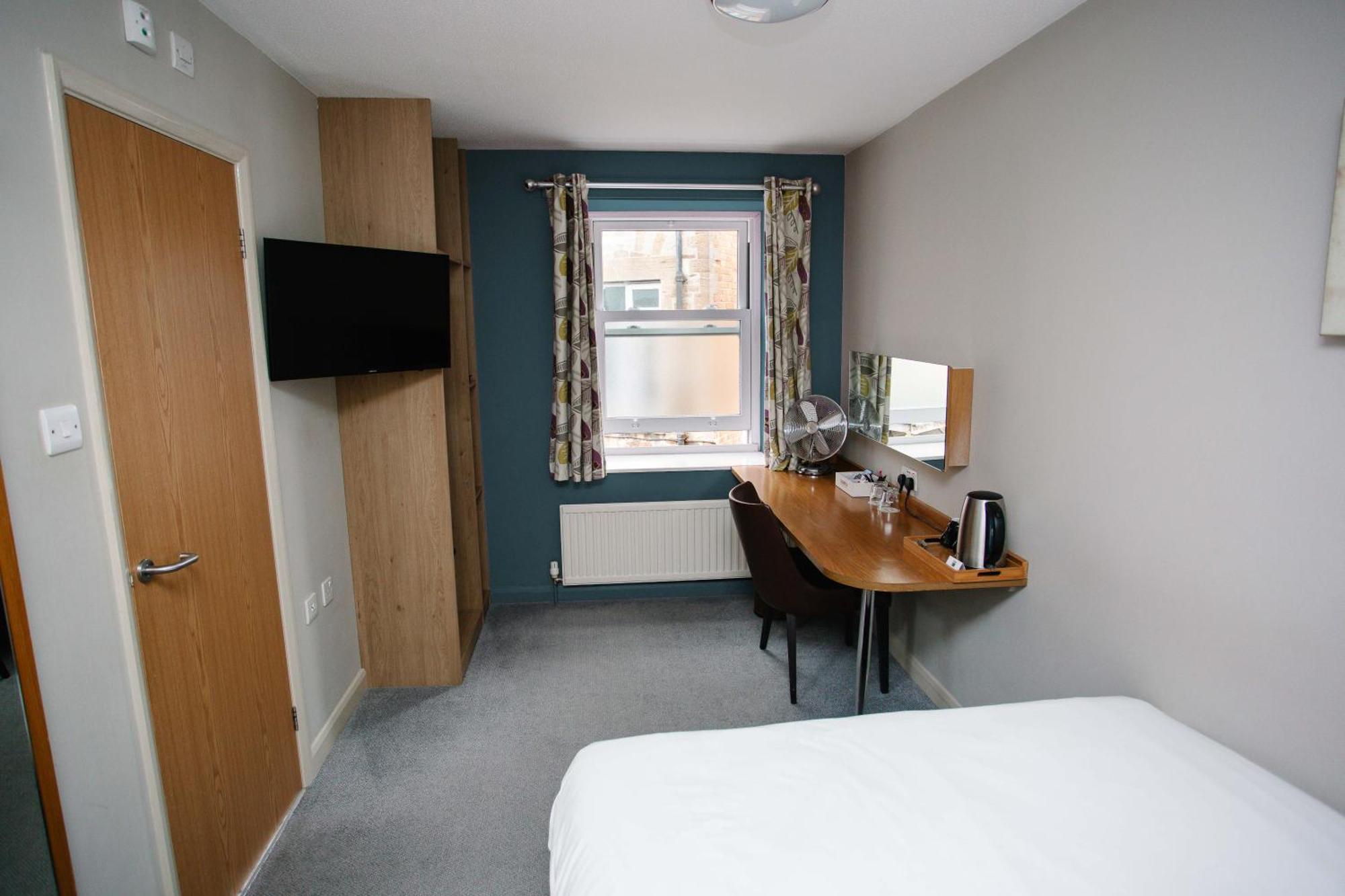 Hotel The Corner House 3*