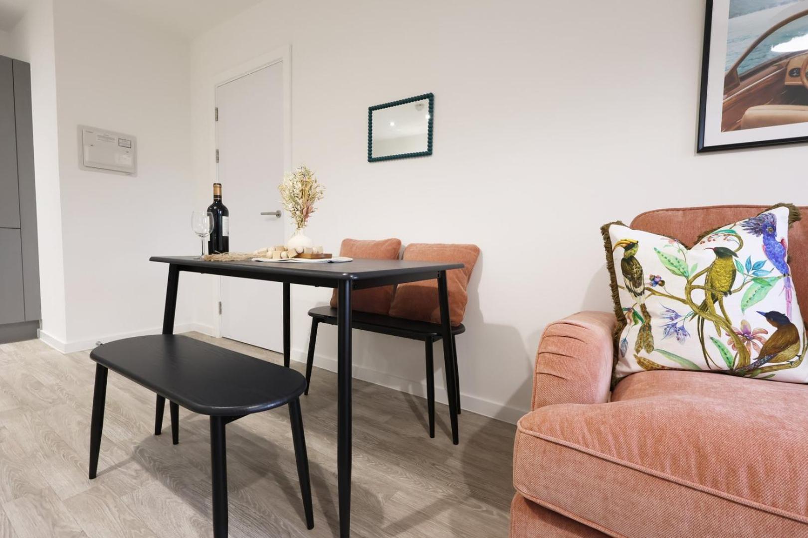 Apartment Sleek 1-bed In Core Taunton