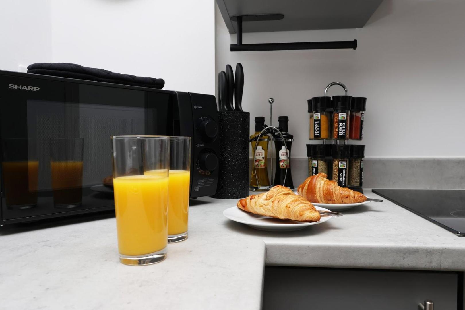 Sleek 1-bed In Core * Taunton