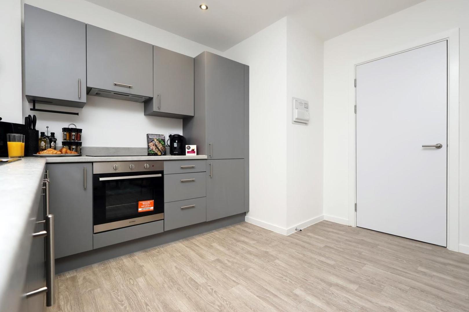 Sleek 1-bed In Core * Taunton