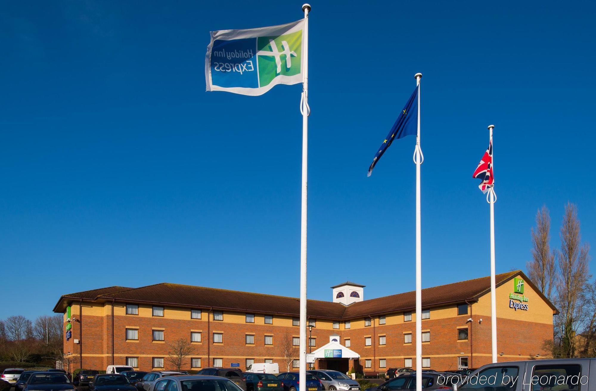 Express East By Ihg Hotel 3*