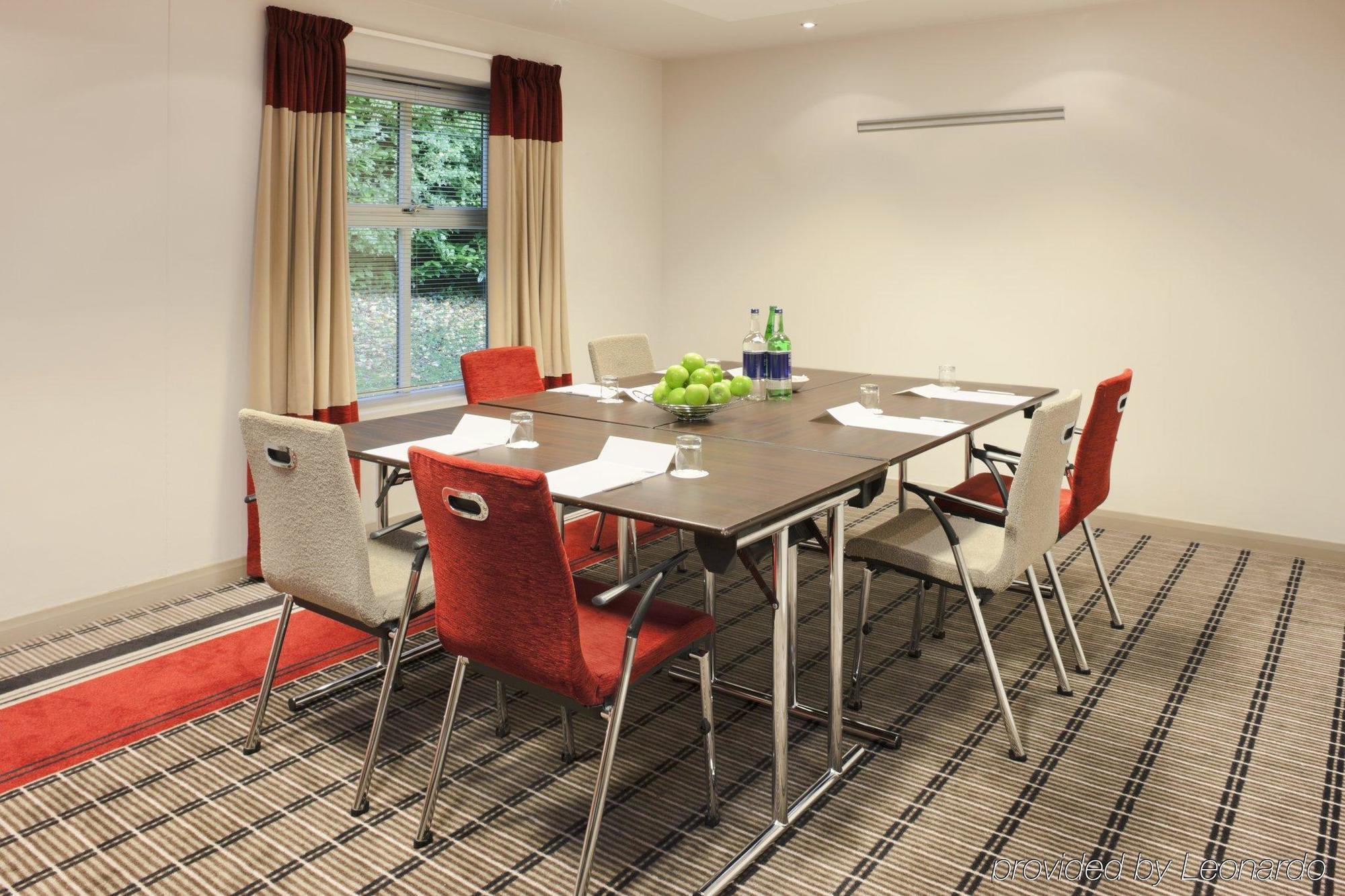 Express East By Ihg Hotel