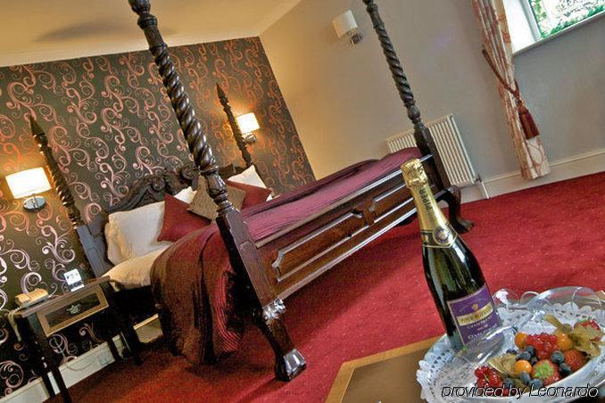 Brookfield House 4*
