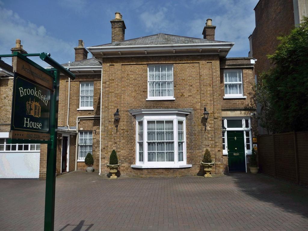 Guest house Brookfield House