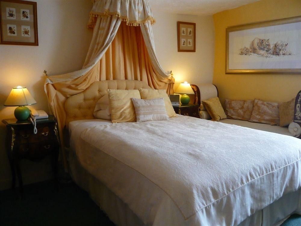 Meryan House 4*