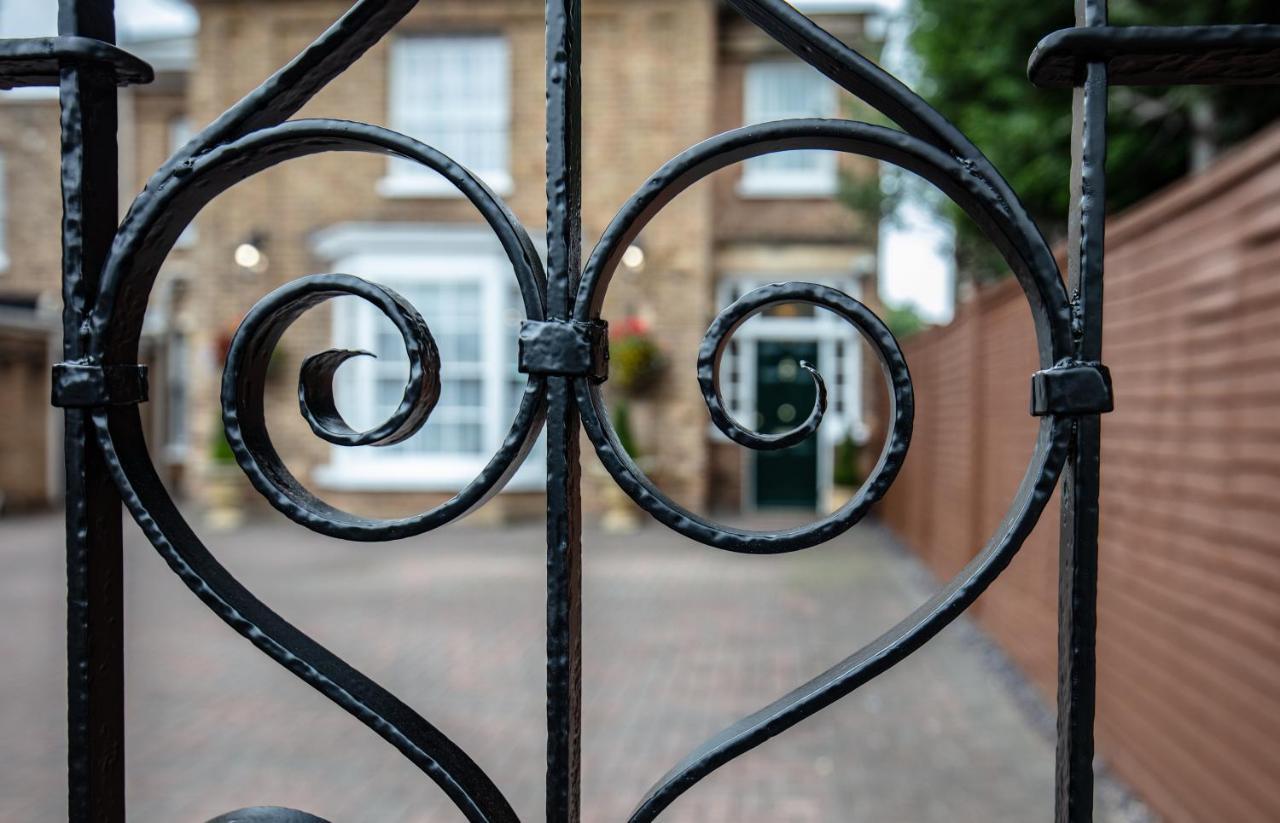 Brookfield House 4*